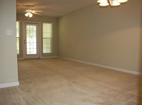 4th image of 514 Hedstrom Dr