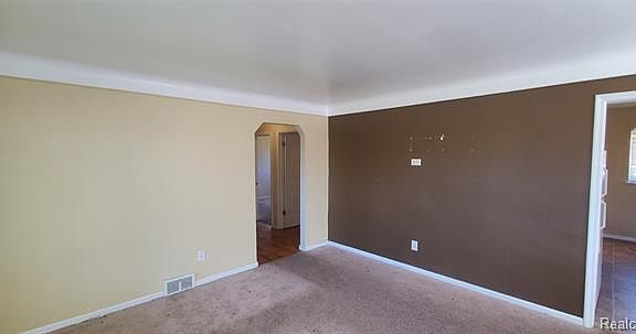 3rd image of 24212 Petersburg Ave