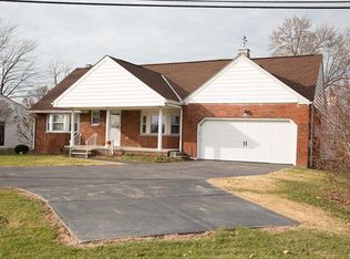 4220 Shore Dr, Lorain, OH 44053