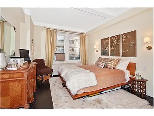 Sold by Douglas Elliman | media 19