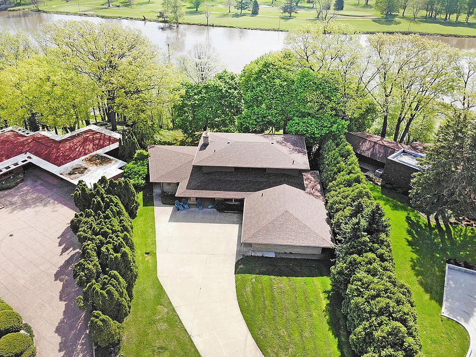1st image of 2700 Highland Ct