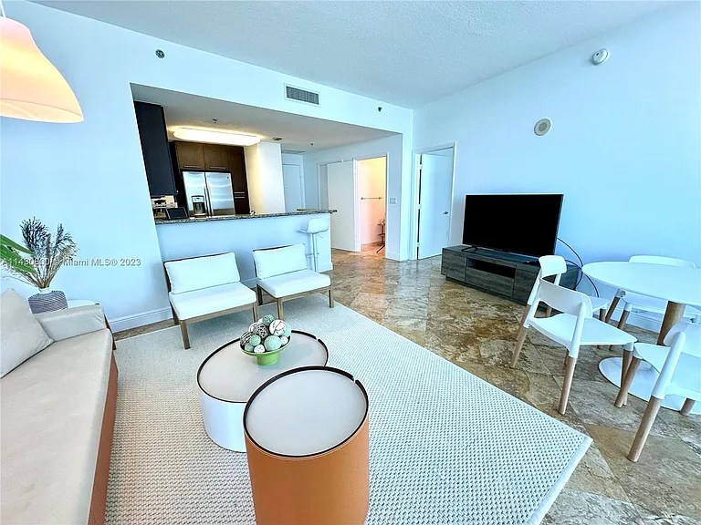 6515 Collins Ave #810 — Photo 5