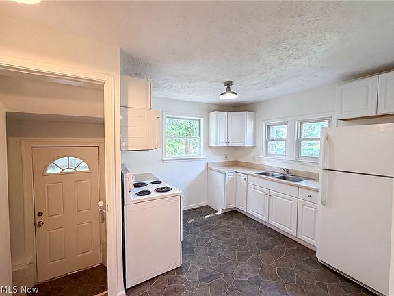 2nd image of 736 Bettes Ave