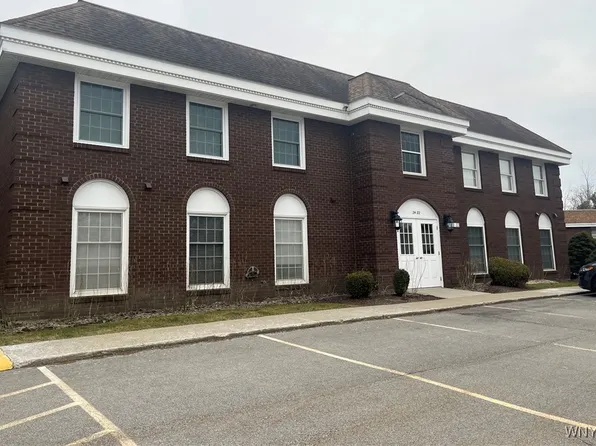 24 Bristol Dr #A, Amherst, NY 14228