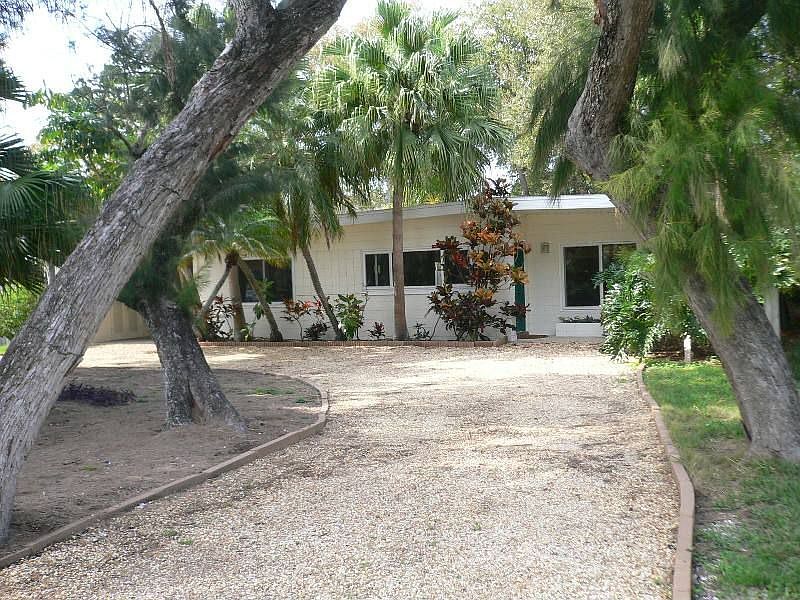 1st image of 1339 Royal Palm Dr S