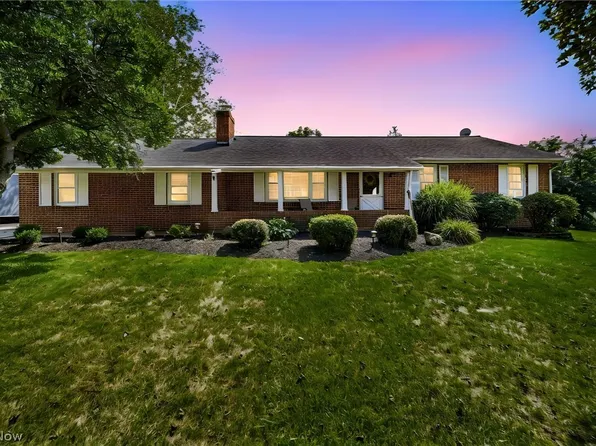 13687 Carlton St, Burton, OH 44021