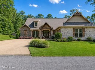 112 Laurelwood Trl, Mendenhall, MS 39114