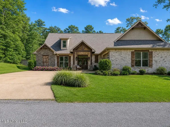 112 Laurelwood Trl, Mendenhall, MS 39114
