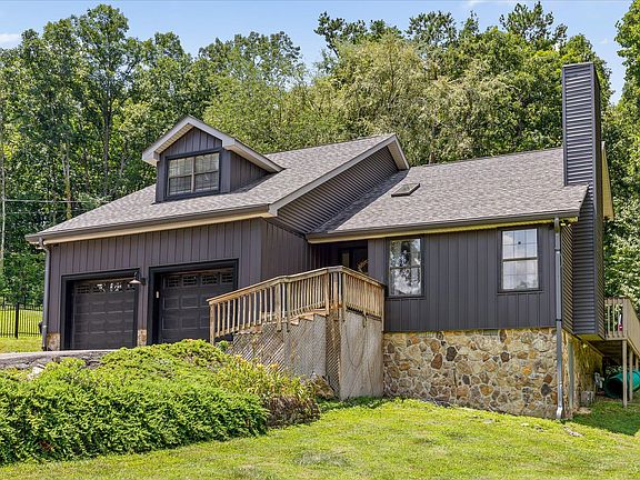 2nd image of 2613 Pheasant Ln