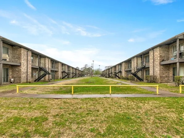 4175 Crow Rd, Beaumont, TX 77706