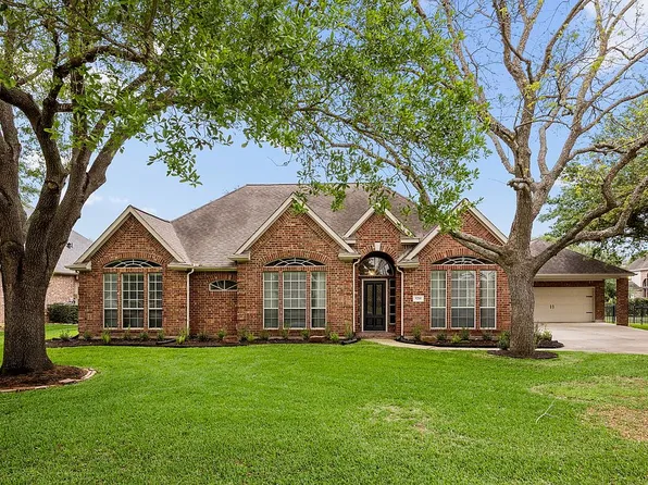 5210 Weston Dr, Weston Lakes, TX 77441