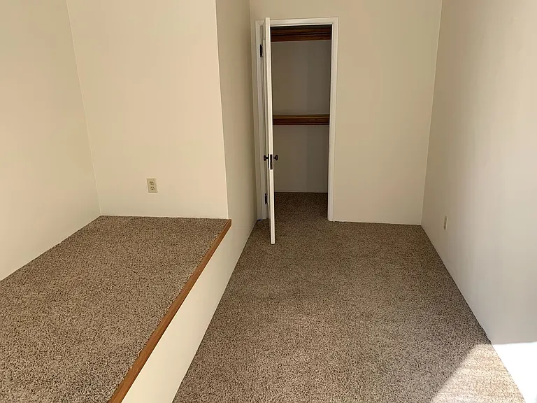 433 Nutmeg St — Photo 6