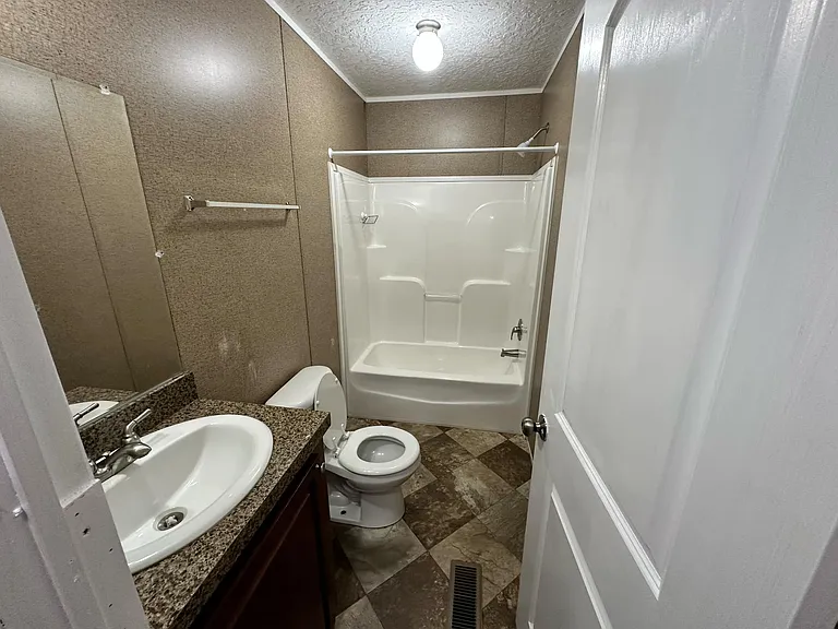 554 Green St — Photo 12