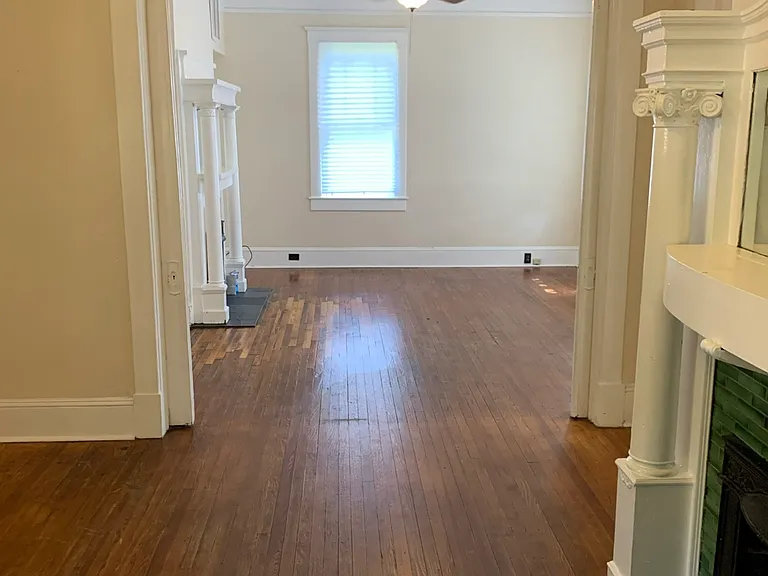 544 E Waldburg St — Photo 12