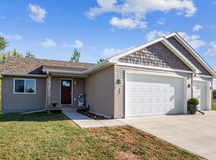 380 Lake Erin Dr, Green Isle, MN 55338