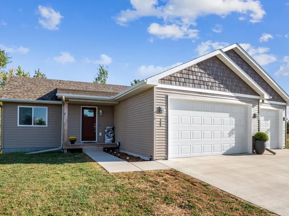 380 Lake Erin Dr, Green Isle, MN 55338
