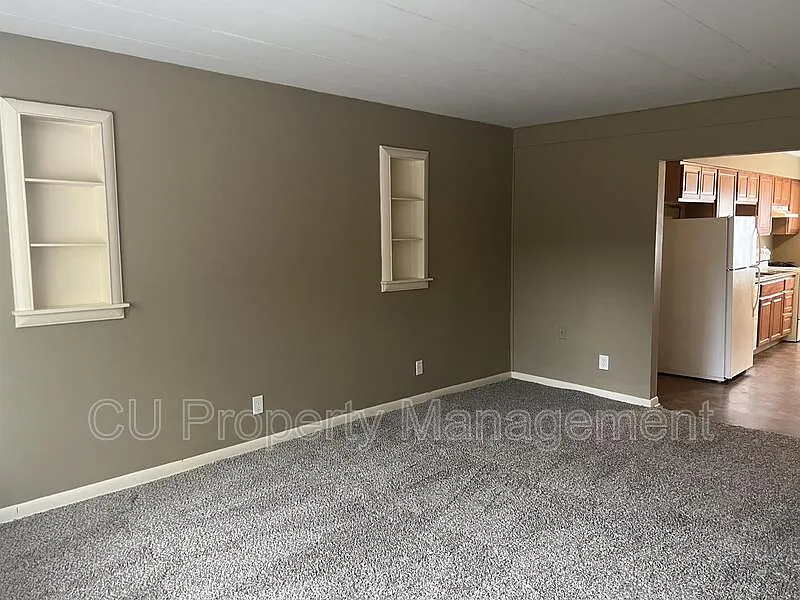 2 bed, 1.0 bath, $950 — Photo 4