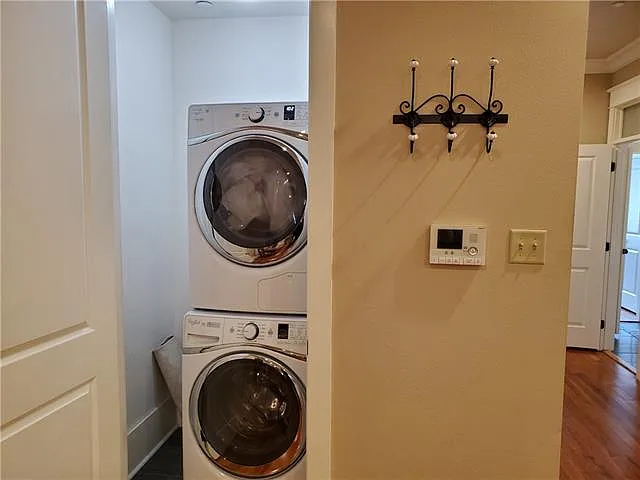 216 Chartres St #4E — Photo 11