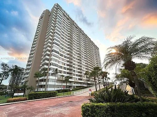1985 S Ocean Dr #15G Photo 1