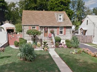 82 Lockwood Ave, Woodbridge, NJ 07095