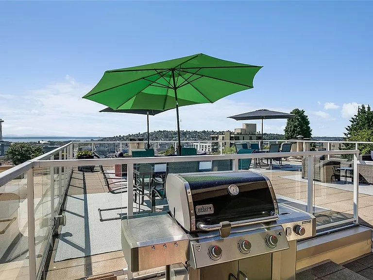 511 E Roy St #213 — Photo 3