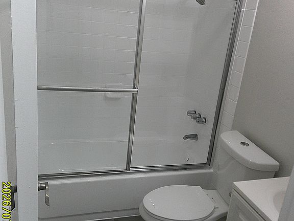 4th image of 1460 Hemlock Ave #B