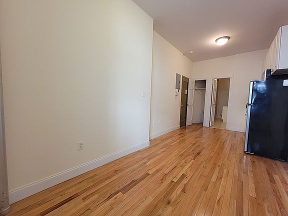 4th image of 42 W 65th St #1T