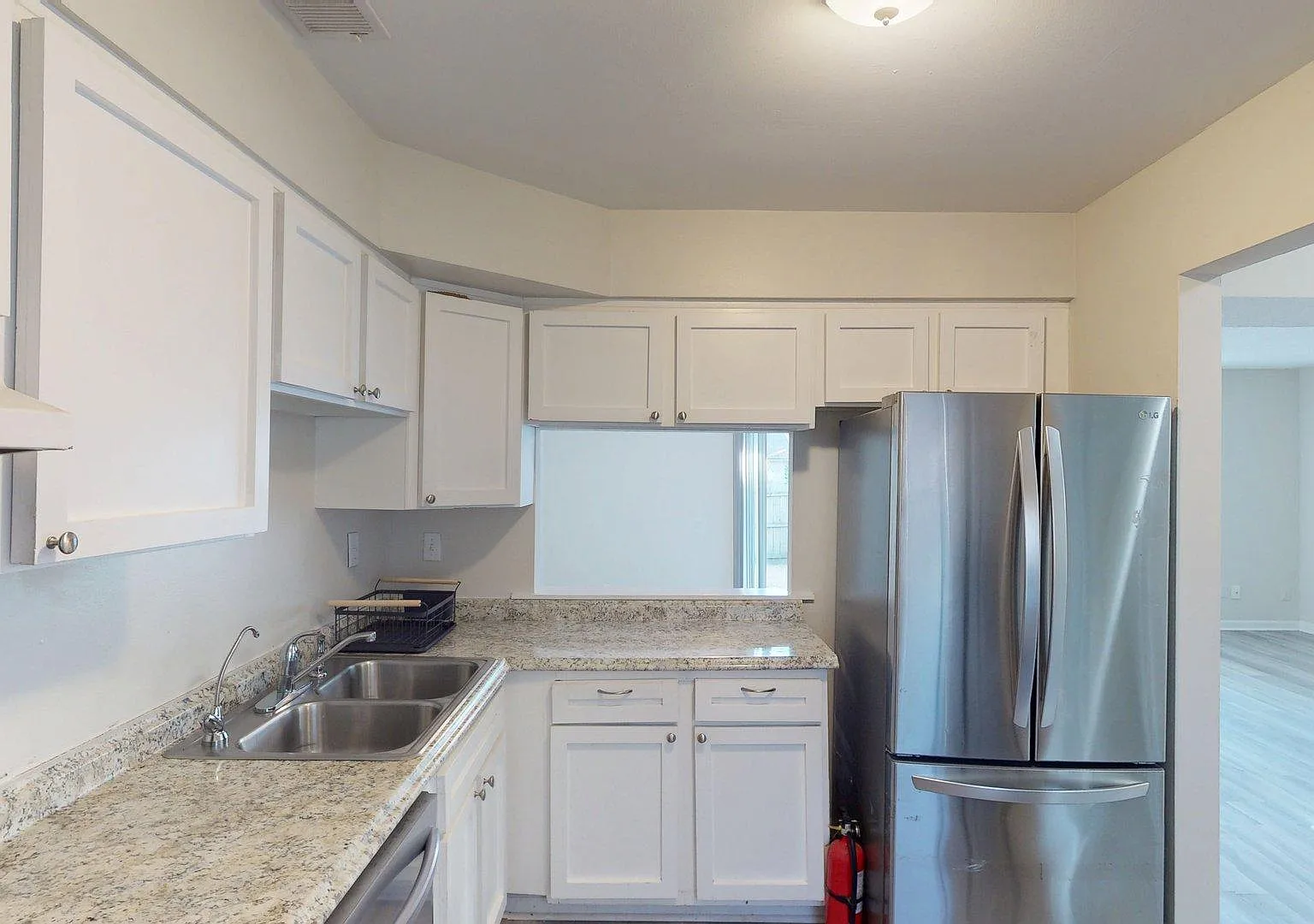3 bed, 2.5 bath, 1406 sqft, $2,195 — Photo 3