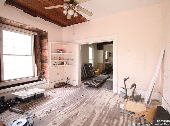 3rd image of 2815 Monterey St
