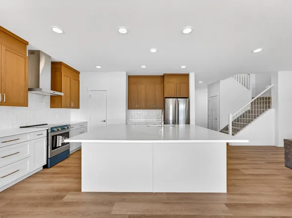 7091 Kiviaq Cres, Edmonton, AB T6W 5N7