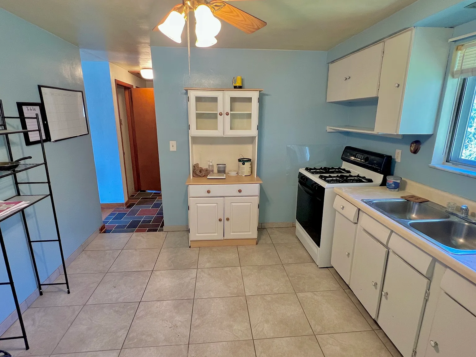 2 bed, 768 sqft, $1,150 — Photo 4