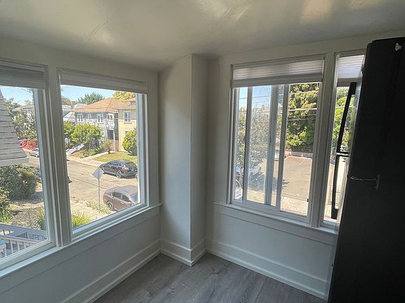 5th image of 527 Merrimac St APT 5