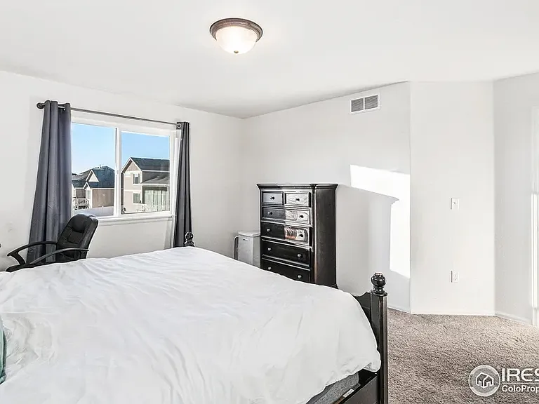 985 Axis Dr — Photo 14