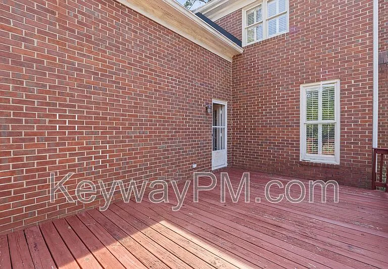 879 Sparkleberry Rd — Photo 30