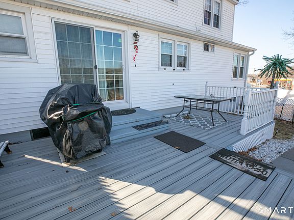 5th image of 10 Beach Park Road