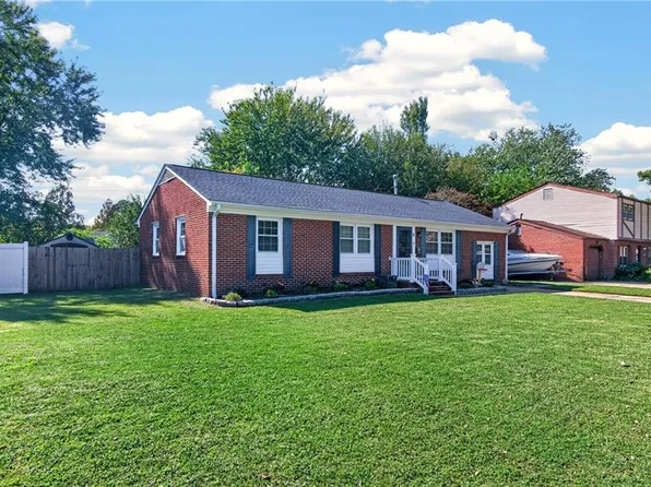6 Holiday Dr, Hampton, VA 23669