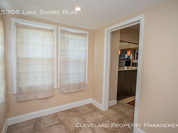 3rd image of 15305 Lake Shore Blvd