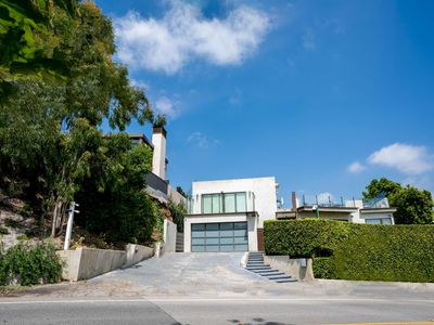 7279 Mulholland Dr, Los Angeles, CA, 90068