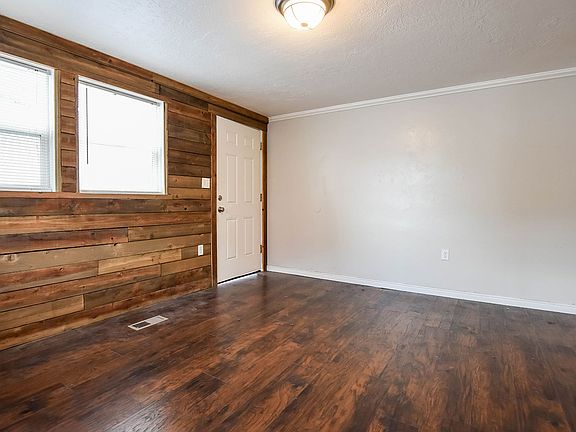 3rd image of 951 S Washington St APT A3