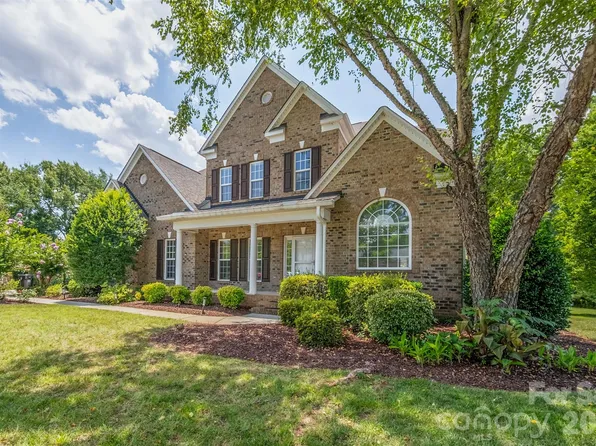 699 Beacontree Ct NW, Concord, NC 28027