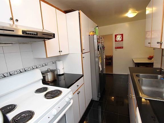 4th image of 4455 Kissena Blvd APT 4D