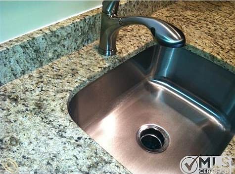 GRANITE COUNTERTOPS