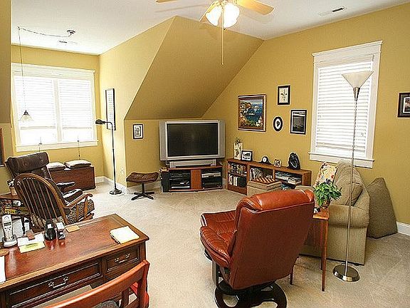 4th BR/Bonus/Office w/Storage