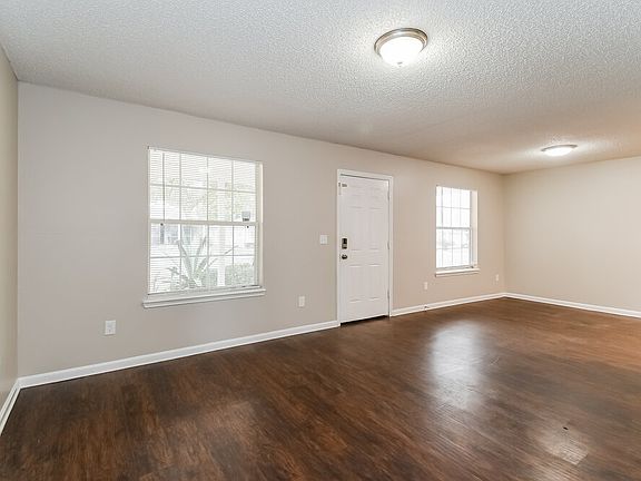 5th image of 1596 Golf Forest Dr