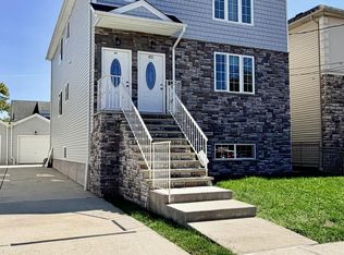 415 Willowbrook Rd #1, Staten Island, NY 10314