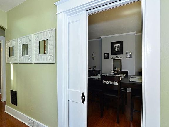 4th image of 209 E Woodford Ave