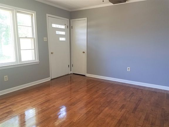 3rd image of 307 Marshall Town St