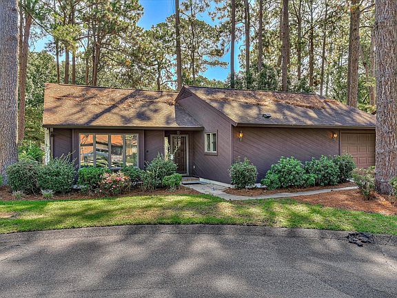 2nd image of 3 Turnberry Ct N