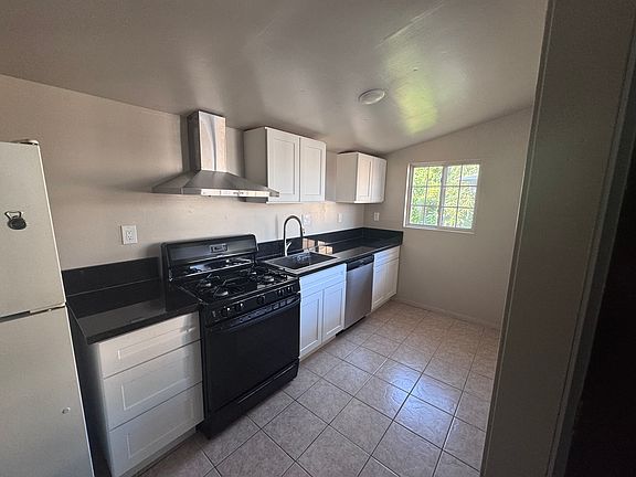 Studio Kitchen