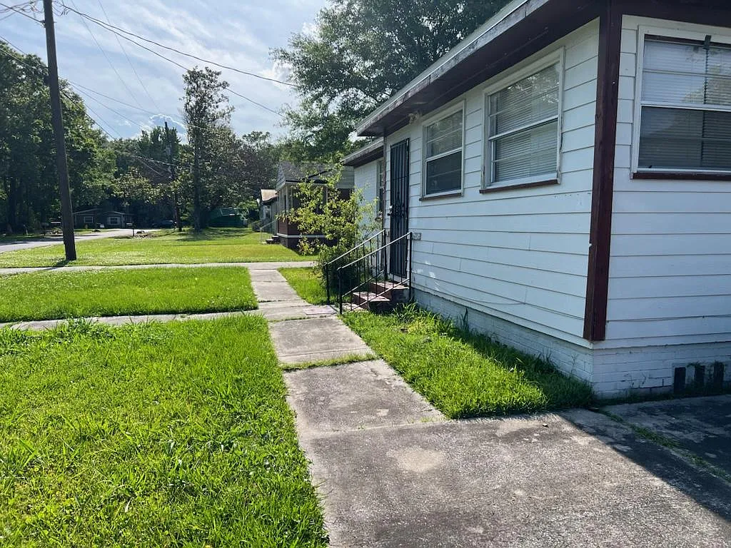 3351 Sunnybrook Ave S — Photo 4